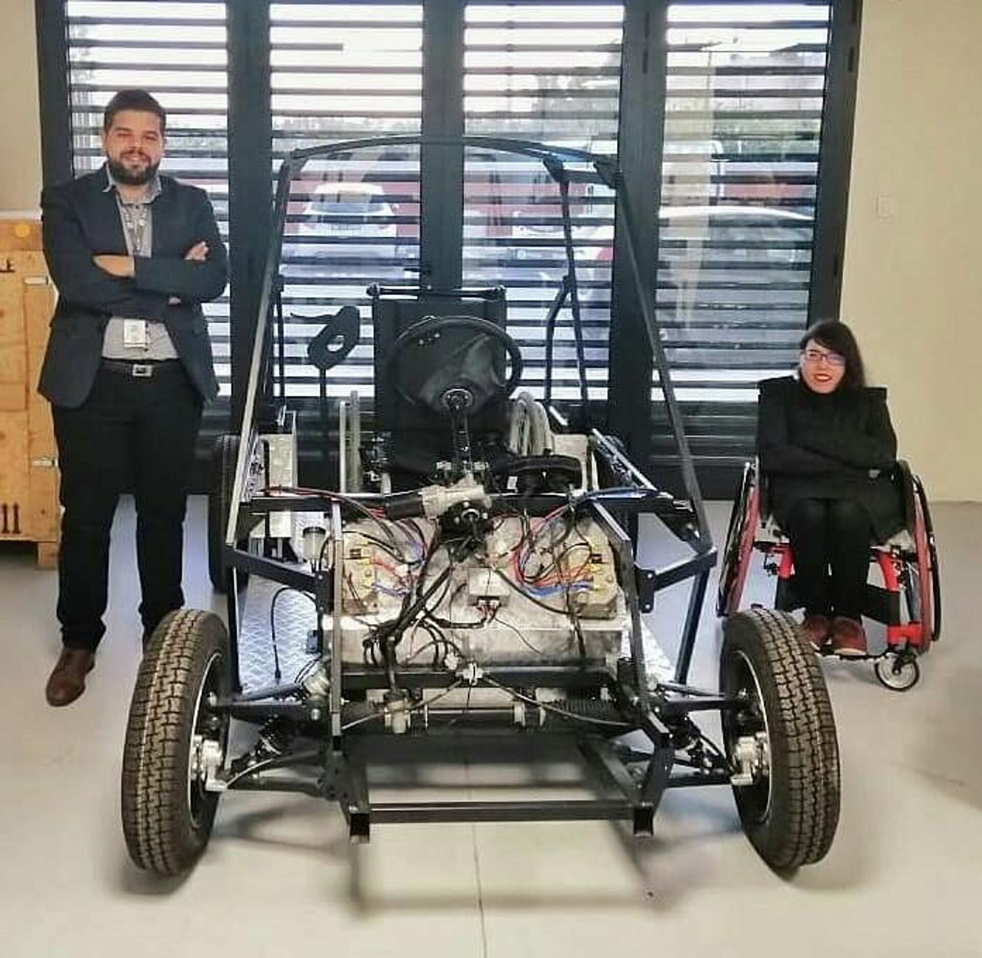 تونسية تخترع سيارة كهربائية مهيأة لنقل ذوي الإعاقة - سبوتنيك عربي, 1920, 13.02.2022