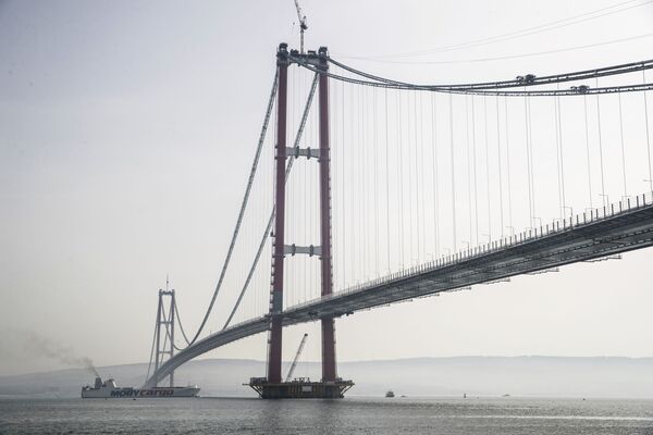 جسر تشاناكالي 1915 المعلق عبر مضيق الدردنيل، تركيا 16 فبراير 2022 - سبوتنيك عربي