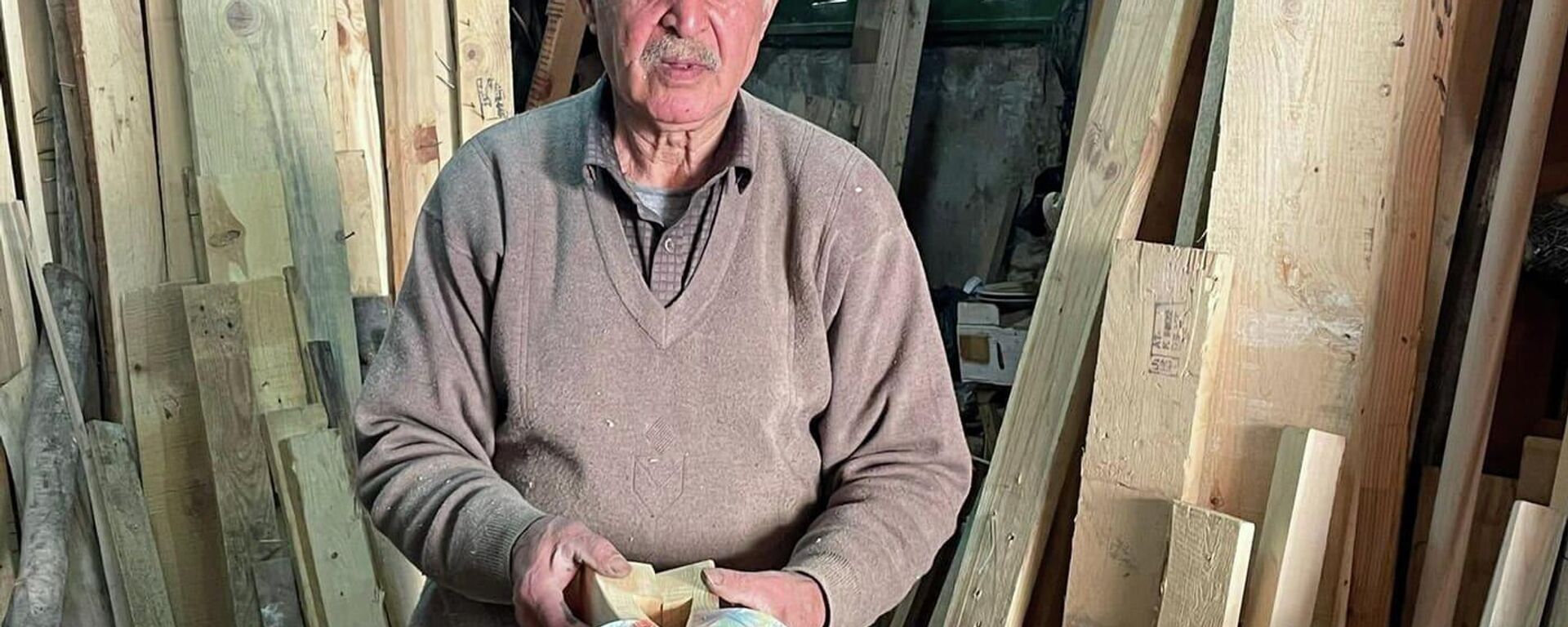 وليد خضير، آخر صانع للقباقيب في البلدة القديمة في مدينة نابلس شمال الضفة الغربية، فلسطين
 - سبوتنيك عربي, 1920, 21.02.2022