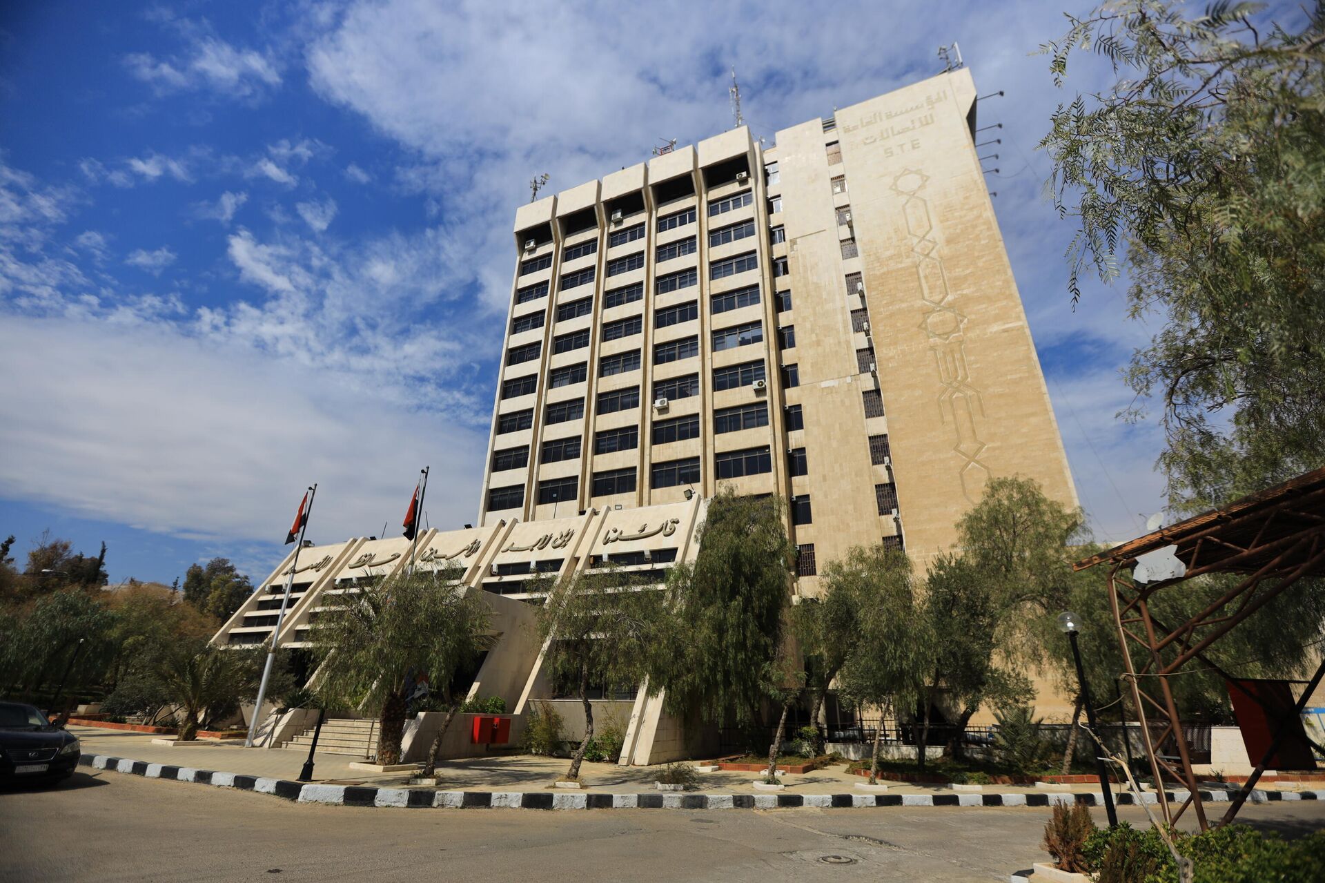 مؤتمر صحفي عقده وزير الاتصال والتقانة السوري المهندس إياد الخطيب ومدير عام الهيئة الناظمة للاتصالات المهندس منهل جنيدي اليوم في مبنى وزارة الاتصالات والتقانة بحضور ممثلي وسائل الإعلام المحلية والدولية مؤتمر صحفي عقده وزير الاتصال والتقانة السوري المهندس إياد الخطيب ومدير عام الهيئة الناظمة للاتصالات المهندس منهل جنيدي اليوم في مبنى وزارة الاتصالات والتقانة بحضور ممثلي وسائل الإعلام المحلية والدولية - سبوتنيك عربي, 1920, 21.02.2022