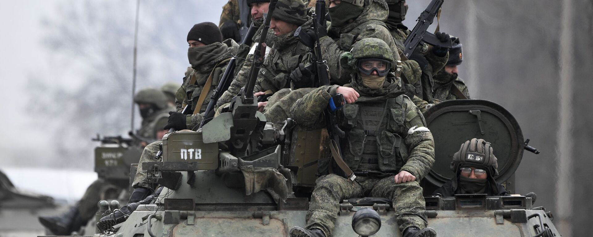 قوات الجيش الروسي في مدينة أرميناسك على حدود روسيا و أوكرانيا، 26 فبراير 2022  - سبوتنيك عربي, 1920, 11.04.2022