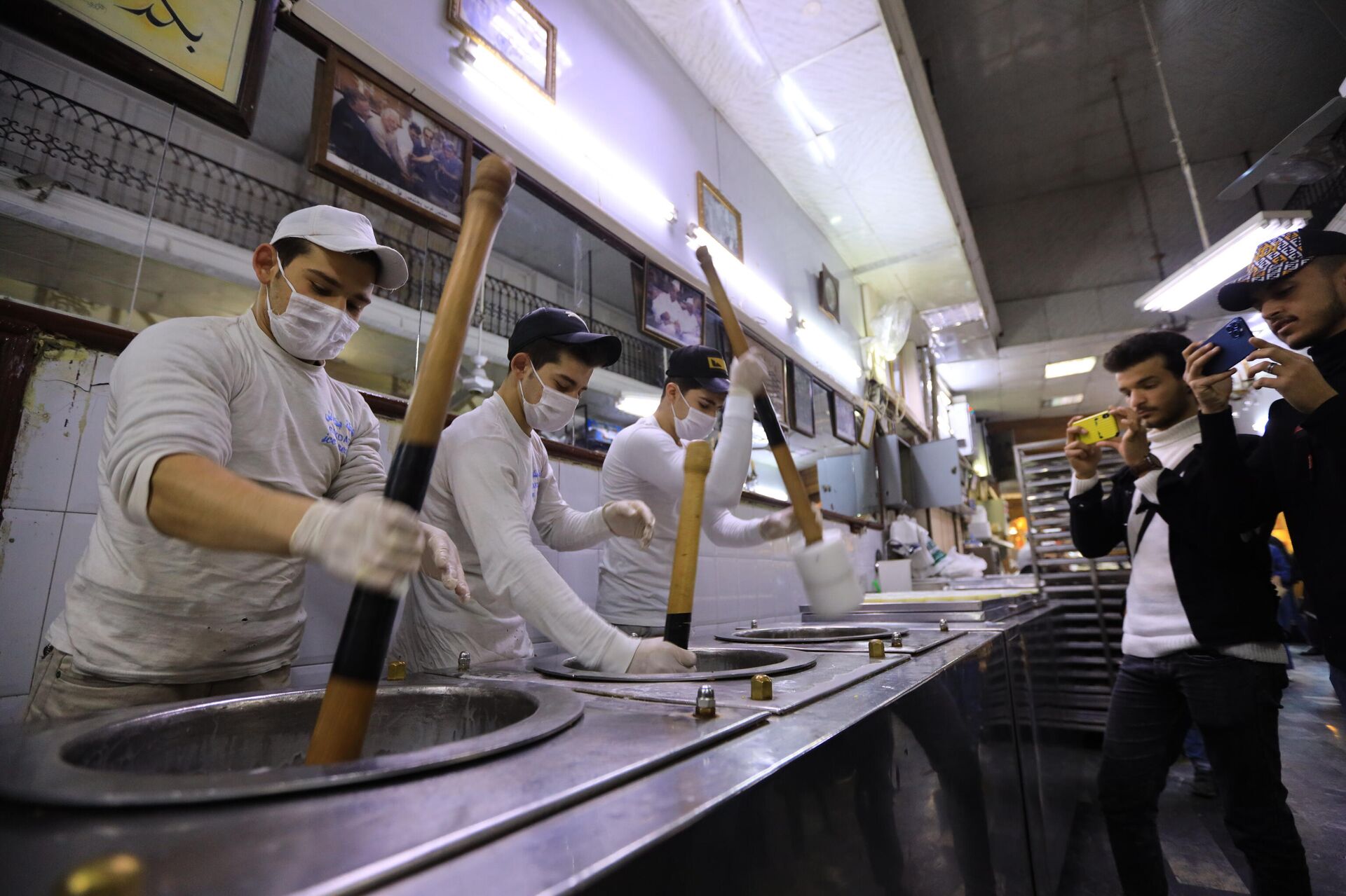 بكداش أقدم متجر للبوظة العربية في العالم بكداش أقدم متجر للبوظة العربية في العالم - سبوتنيك عربي, 1920, 04.03.2022