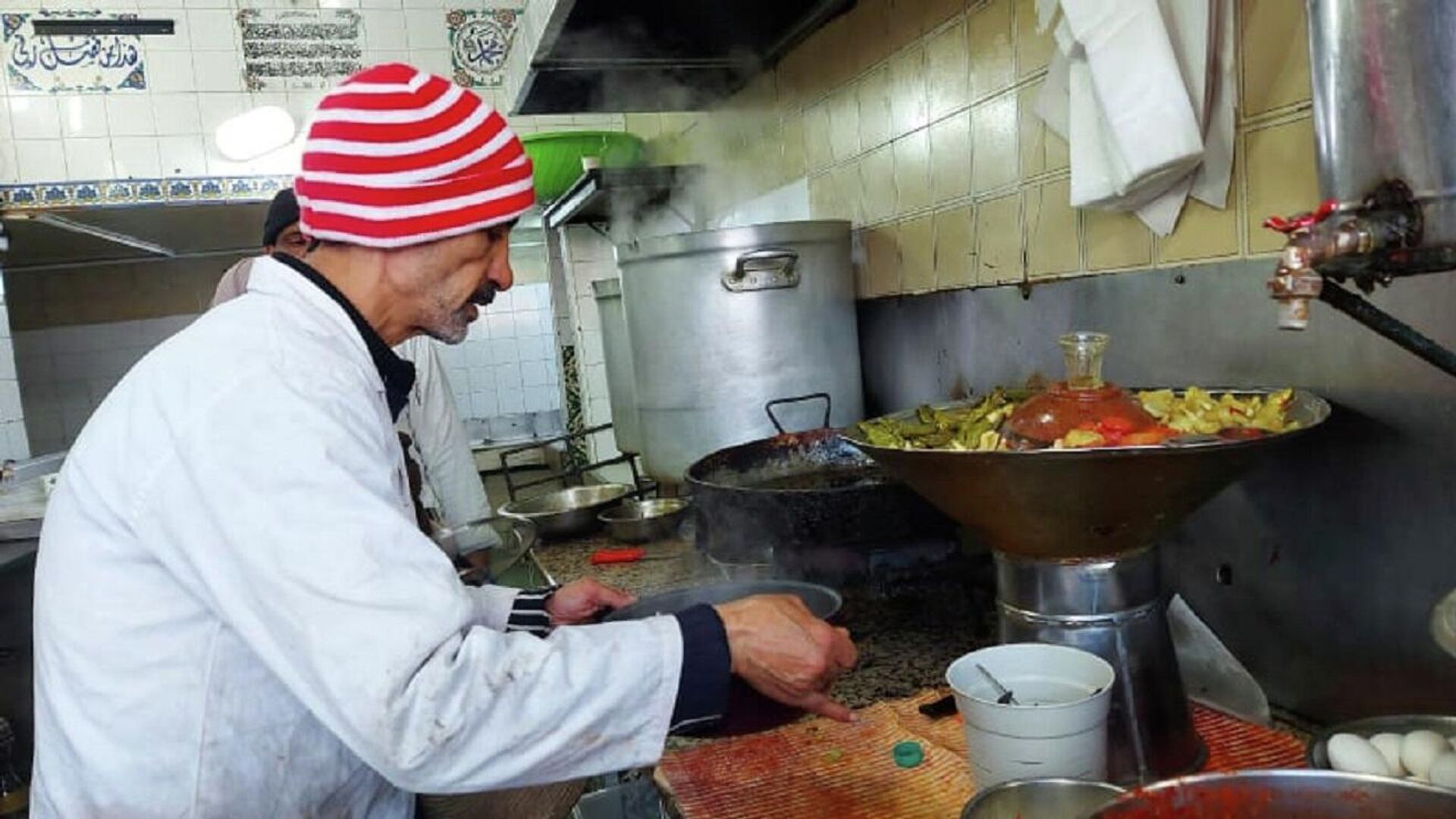 اللبلابي، أكلة شعبية شهيرة في تونس اللبلابي، أكلة شعبية شهيرة في تونس - سبوتنيك عربي, 1920, 05.03.2022