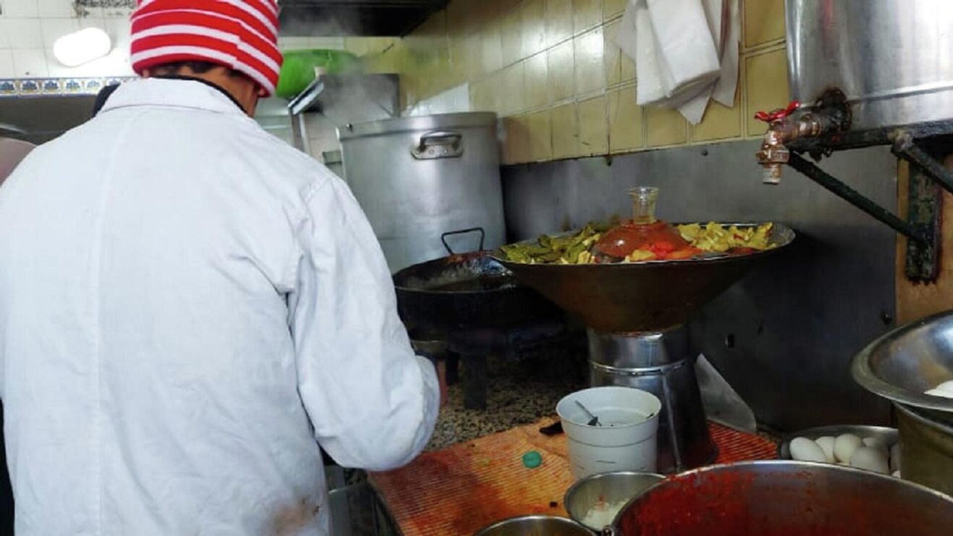 اللبلابي، أكلة شعبية شهيرة في تونس اللبلابي، أكلة شعبية شهيرة في تونس - سبوتنيك عربي, 1920, 05.03.2022