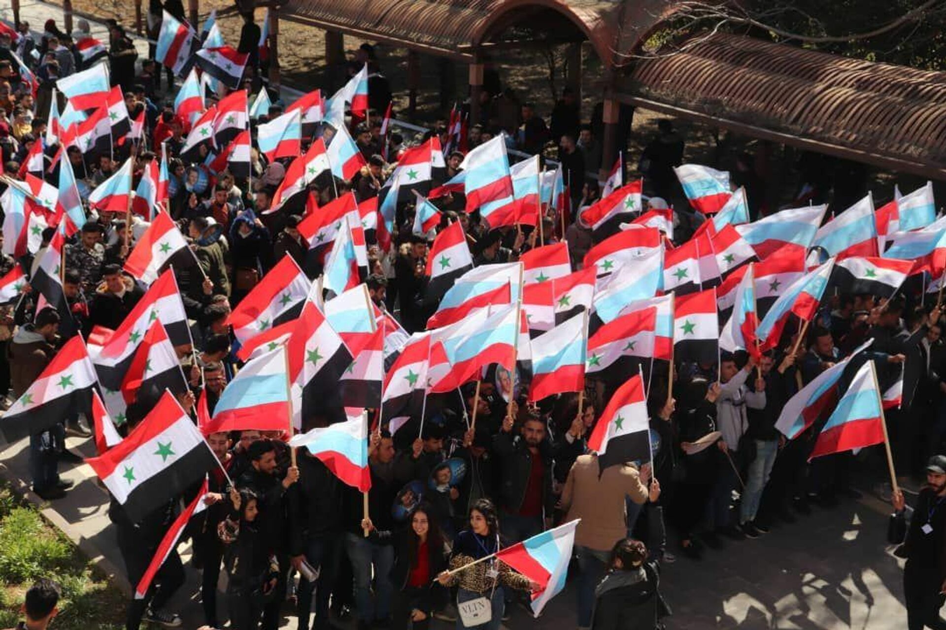 مظاهرات طلابية في حمص: مع روسيا لكبح النازية وإعادة التوازن العالمي وتصحيح التاريخ
 - سبوتنيك عربي, 1920, 08.03.2022