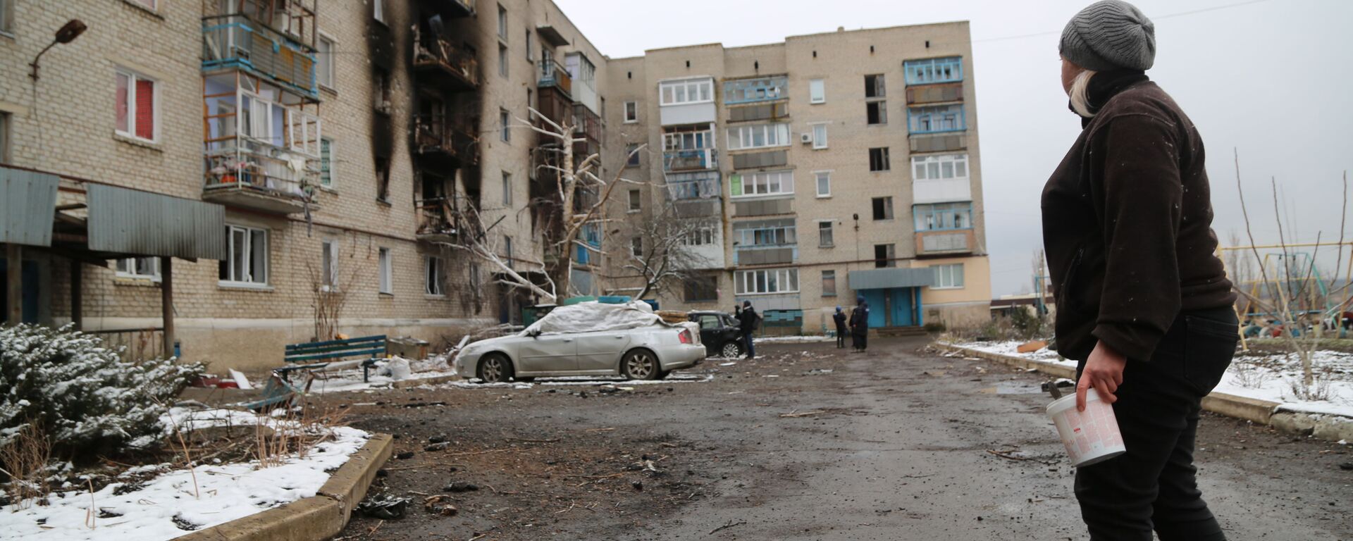 أثار قصف القوات المسلحة الأوكرانية في دونيتسك، جمهورية دونيتسك الشعبية 8 مارس 2022 - سبوتنيك عربي, 1920, 18.03.2022