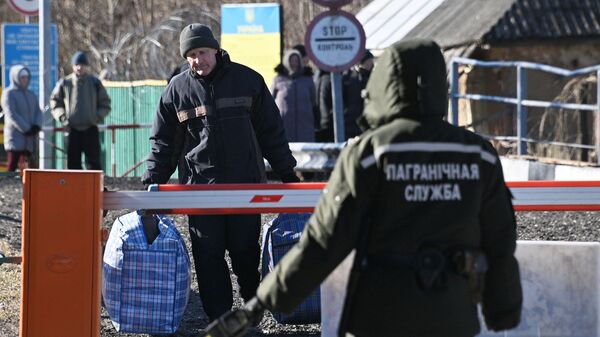 إقبال اللاجئين الأوكرانيين إلى بيلاروسيا، 11 مارس 2022 - سبوتنيك عربي