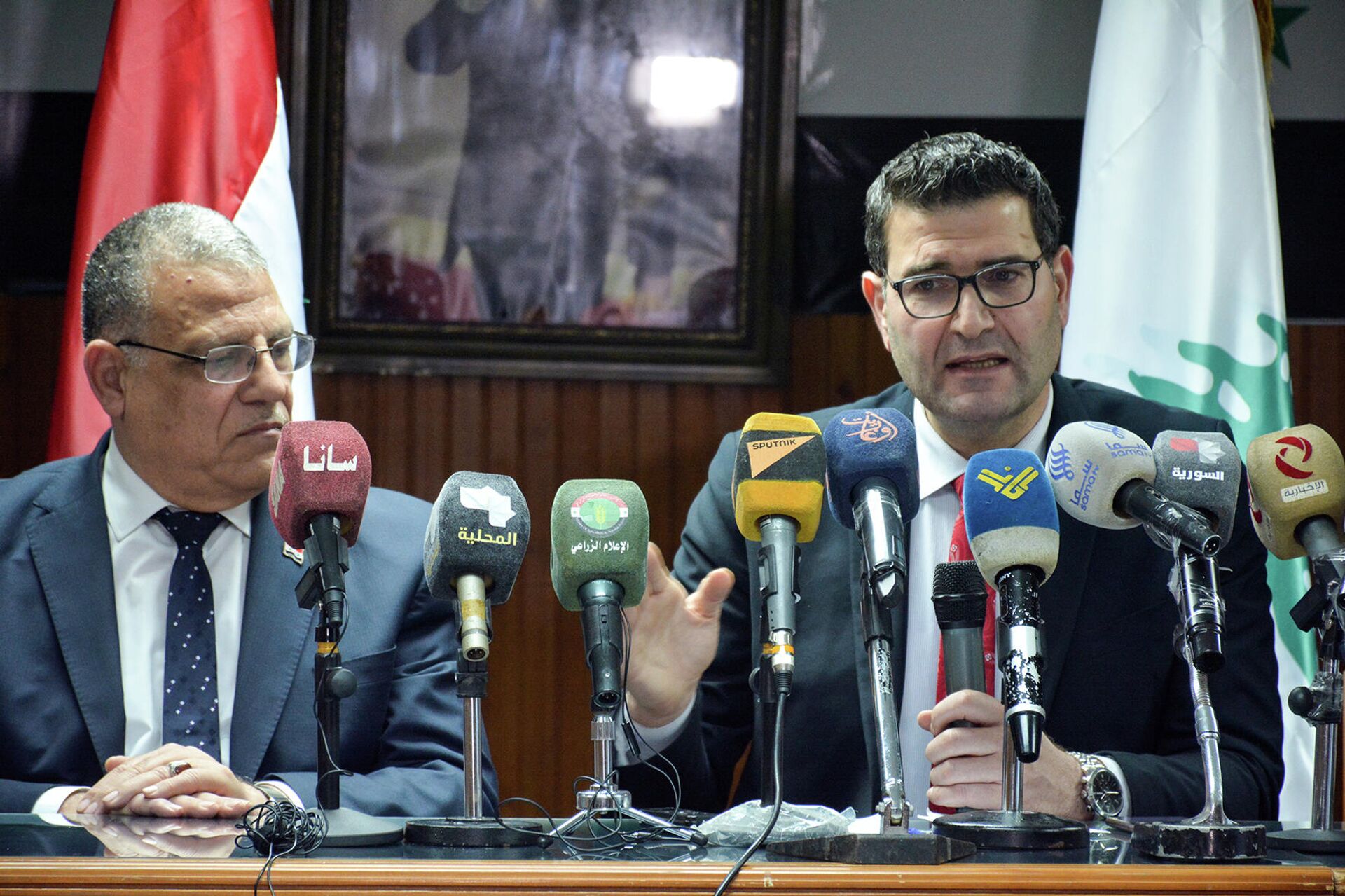 وزير الزراعة اللبناني لـسبوتنيك: كل أقماحنا من روسيا وأوكرانيا.. ونبحث عن بدائل - سبوتنيك عربي, 1920, 19.03.2022