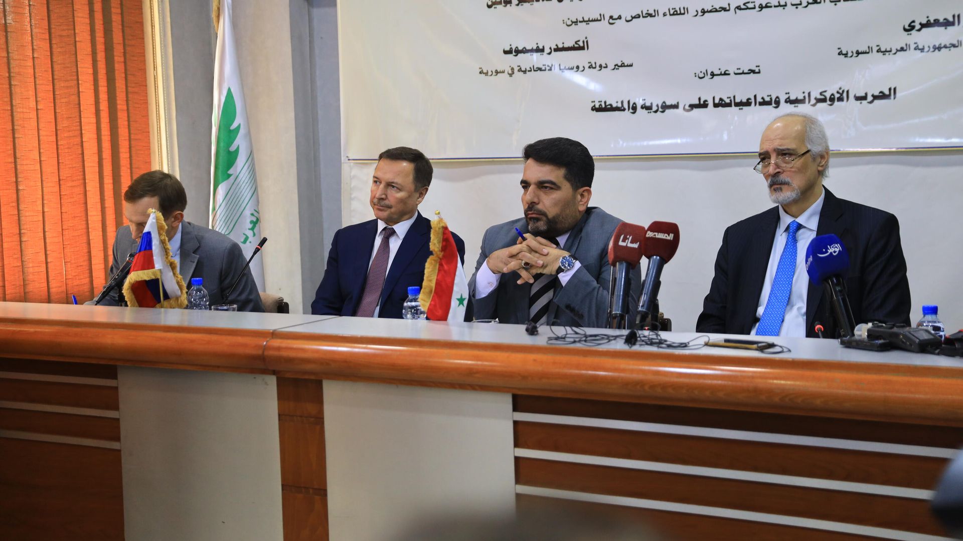 نائب وزير الخارجية السوري الدكتور بشار الجعفري خلال لقاء خاص مع اتحاد الكتاب العرب في دمشق، سوريا 24 مارس 2022 نائب وزير الخارجية السوري الدكتور بشار الجعفري خلال لقاء خاص مع اتحاد الكتاب العرب في دمشق، سوريا 24 مارس 2022 - سبوتنيك عربي, 1920, 24.03.2022