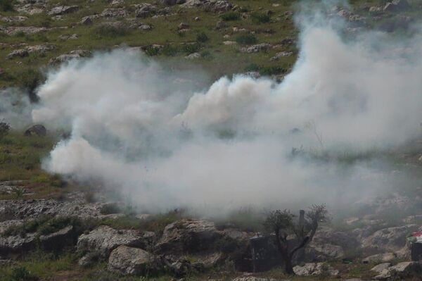 مواجهات بين فلسطينيين وقوات الجيش الإسرائيلي في بلدة دجن شمالي الضفة الغربية - سبوتنيك عربي