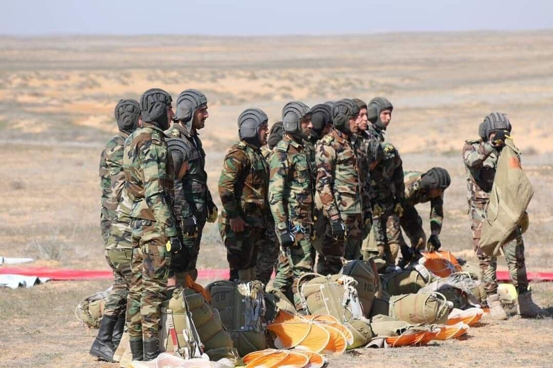 الفرقة 25 بالجيش السوري تجري تدريبات إنزال خلف خطوط العدو، إدلب، سوريا - سبوتنيك عربي, 1920, 30.03.2022