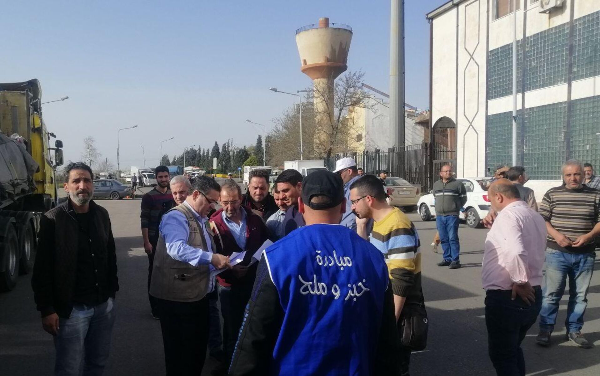 خبز وملح.. صناعيون وتجار يؤازرون فقراء حمص خلال رمضان المبارك
 - سبوتنيك عربي, 1920, 06.04.2022