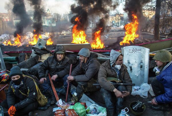 في 16 يناير/كانون الثاني 2014، وافق البرلمان الأوكراني &quot;رادا&quot; على مشاريع قرارات حول المسؤولية الجنائية عن القذف والتطرف. كما تم تشديد العقوبة لمن ينظم أعمال شغب جماعية ويحتجز مباني.يناير 2014 - تشديد العقوبات على أعمال الشغب. - سبوتنيك عربي