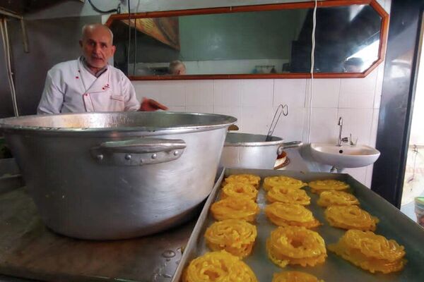 ‎&quot;‎الزلابية&quot; و&quot;المخارق&quot;.. حلويات لا تغيب عن موائد التونسيين في رمضان - سبوتنيك عربي