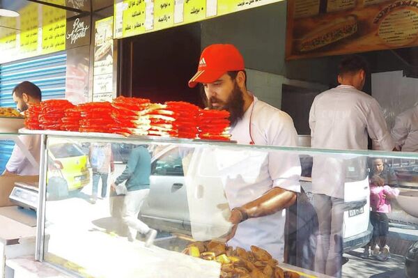 ‎&quot;‎الزلابية&quot; و&quot;المخارق&quot;.. حلويات لا تغيب عن موائد التونسيين في رمضان - سبوتنيك عربي