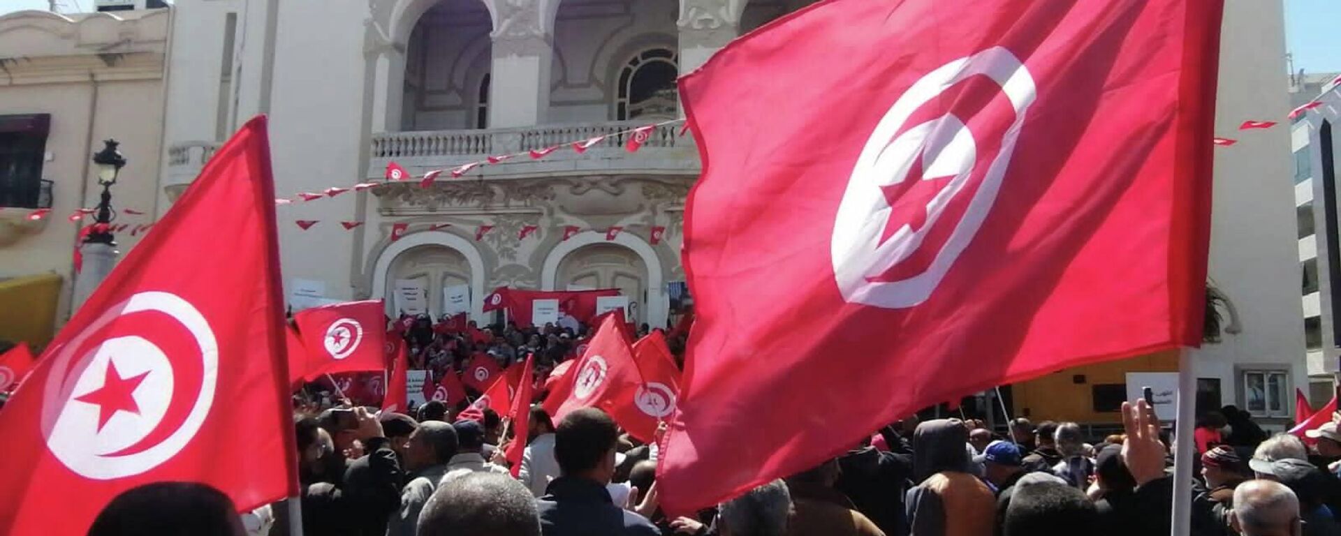 أنصار حركة النهضة يحتجون رفضا لحل البرلمان في تونس - سبوتنيك عربي, 1920, 05.05.2022