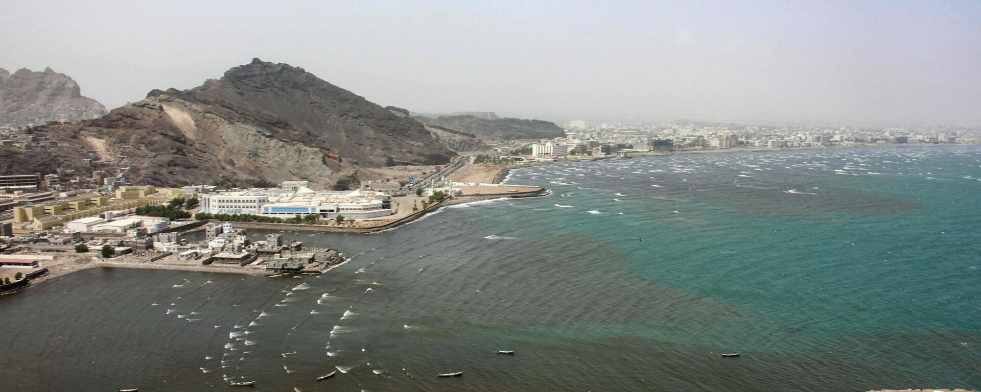 صورة تُظهر منظرًا من قلعة صيرة المطلة على ميناء عدن الجنوبي في اليمن 24 فبراير 2022 - سبوتنيك عربي, 1920, 25.04.2022