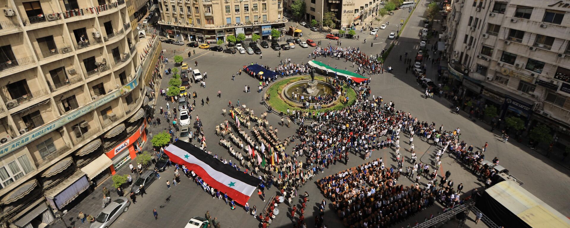 احتفالات شبابية بعيد استقلال سوريا في ساحة يوسف العظمة بدمشق - سبوتنيك عربي, 1920, 17.04.2022