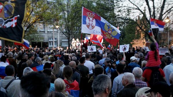 مسيرة تضامنية مع روسيا في بلغراد، صربيا - سبوتنيك عربي