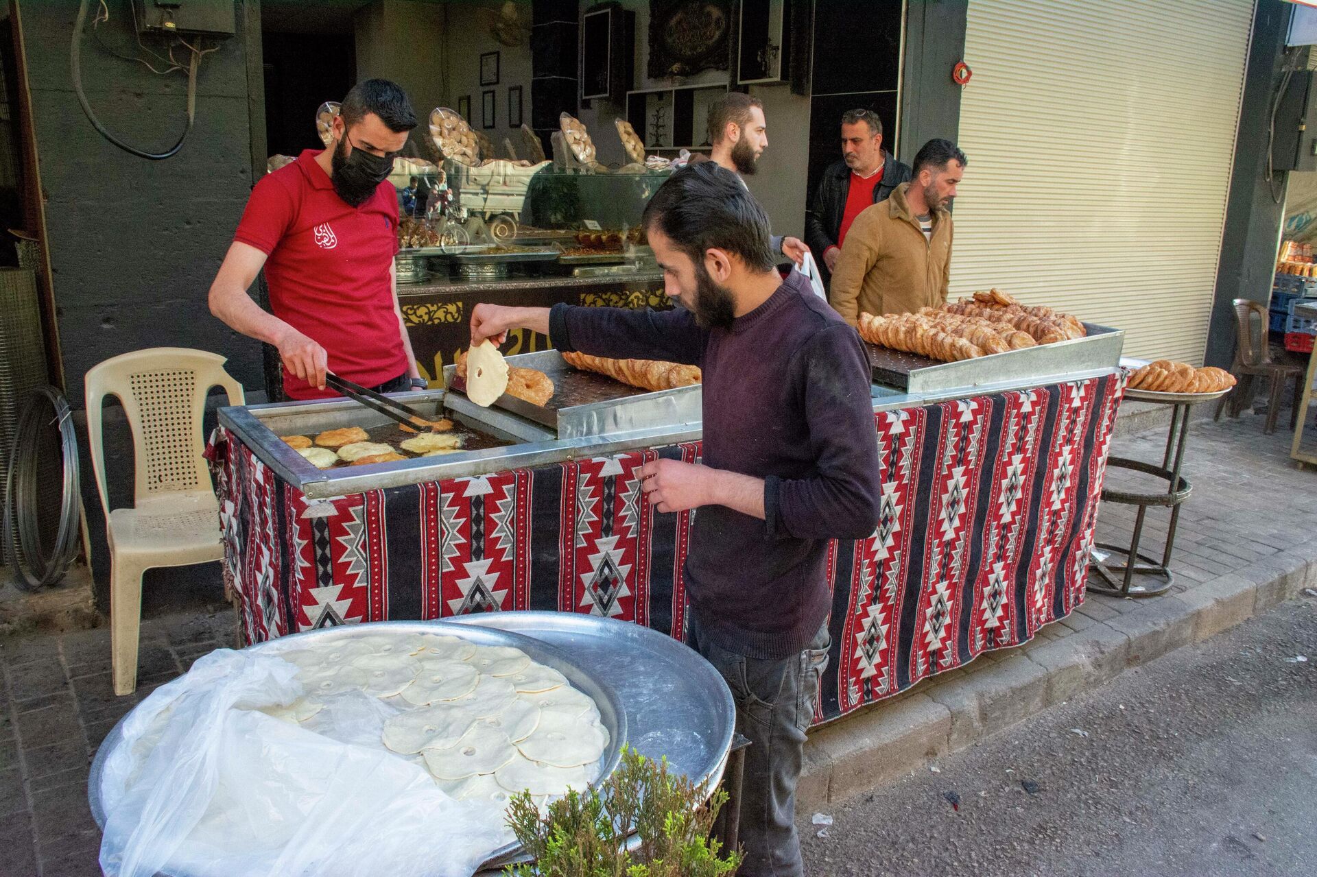 الحصار الأمريكي يطعن بهجة رمضان في أسواق حمص - سبوتنيك عربي, 1920, 18.04.2022