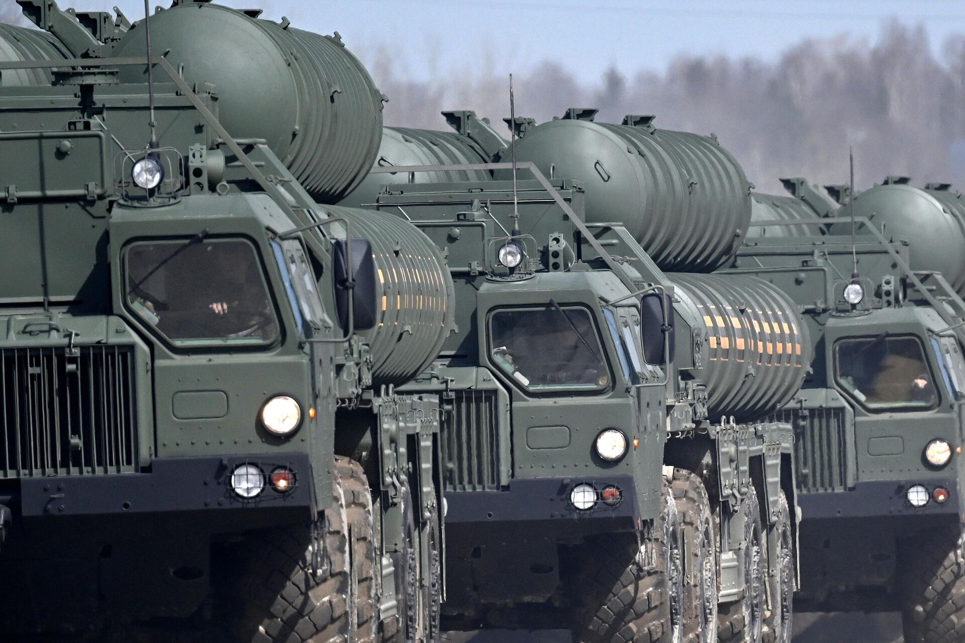 قواذف صواريخ إس-400 - سبوتنيك عربي, 1920, 19.04.2025