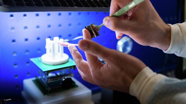 نماذج أولية من الخلايا الكهروضوئية من البيروفسكايت في مختبر جامعة ميسيس - سبوتنيك عربي