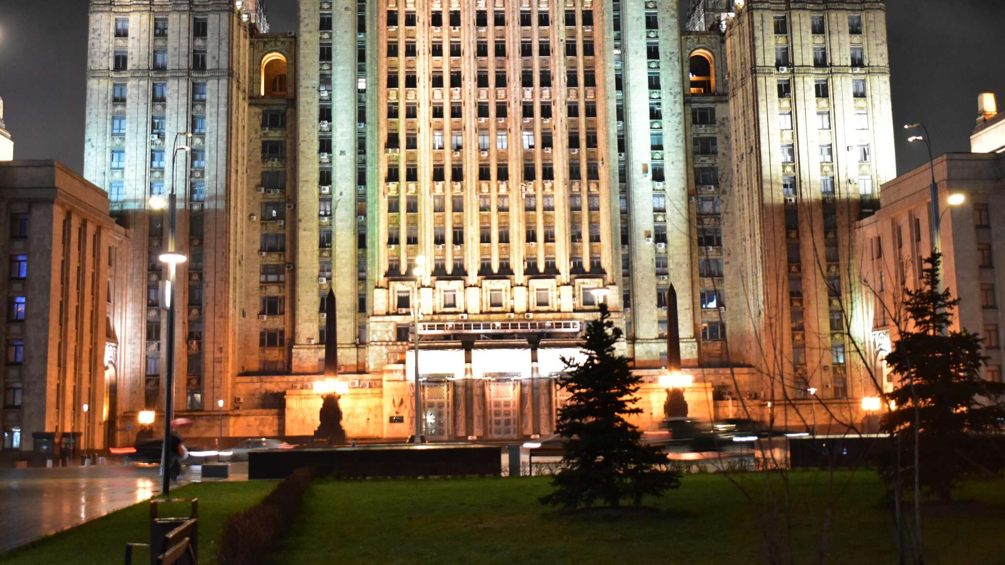 الخارجية الروسية: فلاديمير زيلينسكي يتوق للبقاء في السلطة لكن لا توجد أي فرص له