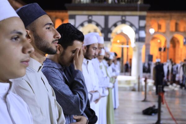 إحياء ليلة القدر في الجامع الأموي في دمشق، سوريا - سبوتنيك عربي