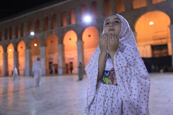 إحياء ليلة القدر في الجامع الأموي في دمشق، سوريا - سبوتنيك عربي