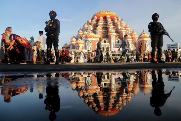 صلاة عيد الفطر في ماكاسار، إندونيسيا  2 مايو 2022. - سبوتنيك عربي