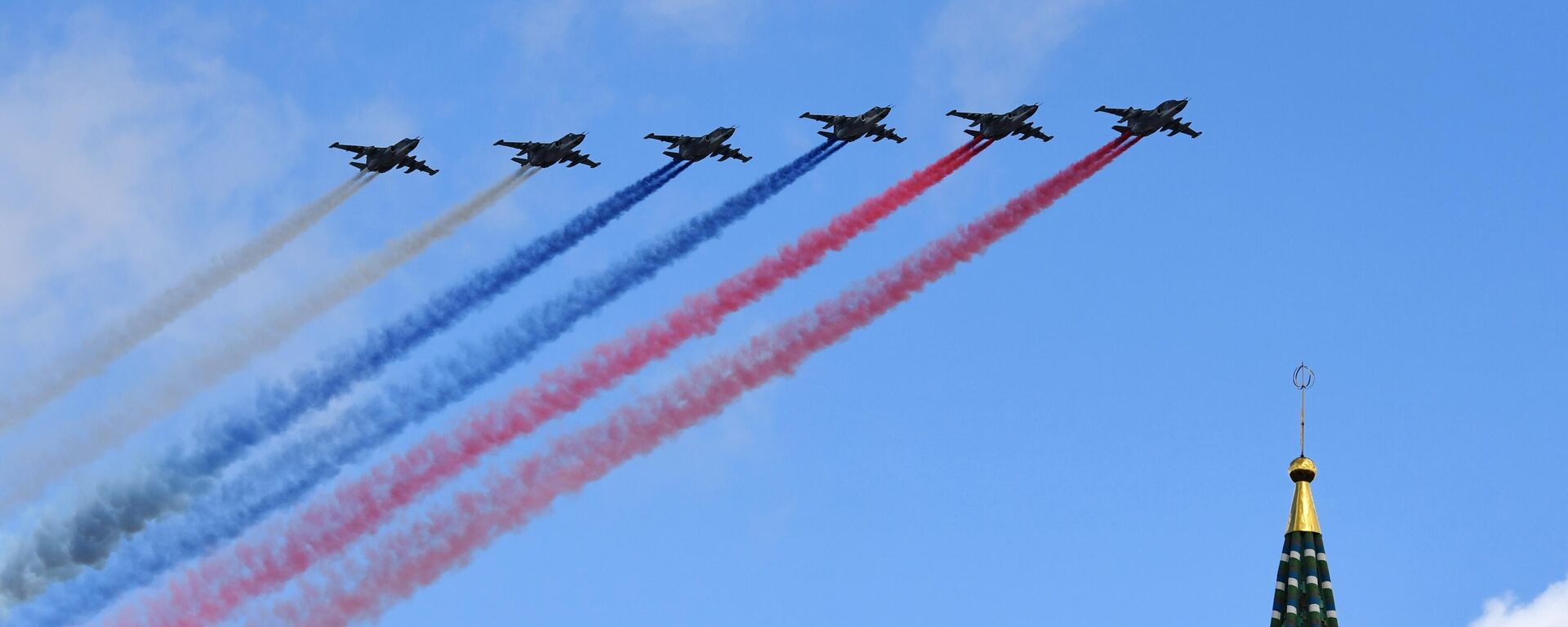 مقاتلات هجومية سو-25 في بروفة الجزء الجوي من العرض بمناسبة الذكرى الـ 77 للنصر في الحرب الوطنية العظمى، 4 مايو 2022 - سبوتنيك عربي, 1920, 13.12.2024