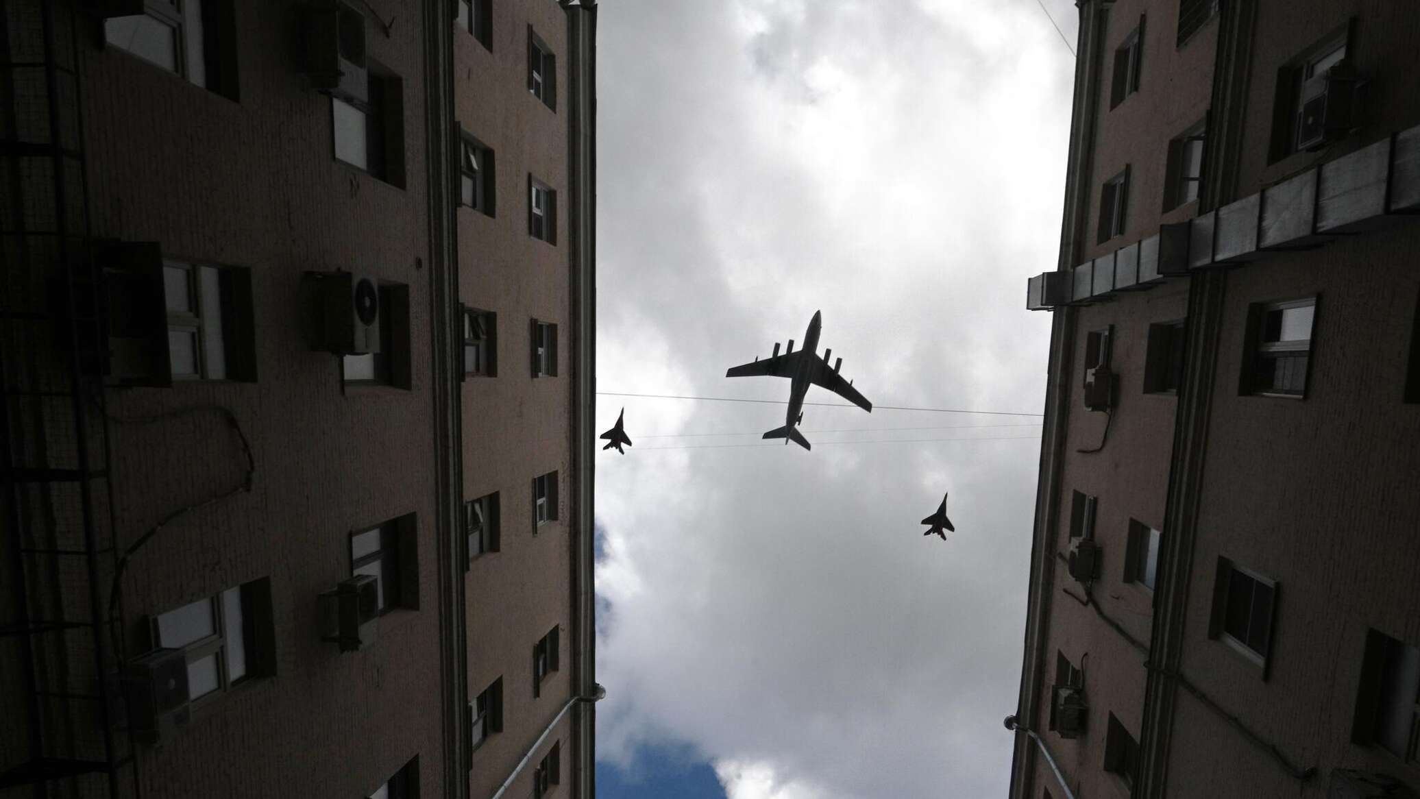 القيادة المركزية الأمريكية تعلن مقتل طاقم طائرة تزود بالوقود إثر سقوطها غربي العراق