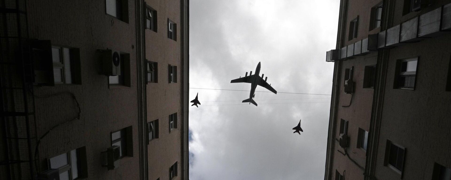 طائرة التزود بالوقود إيل-78 ومقاتلة متعددة المهام ميغ-29 في بروفة الجزء الجوي من العرض بمناسبة الذكرى الـ 77 للنصر في الحرب الوطنية العظمى، 4 مايو 2022 - سبوتنيك عربي, 1920, 13.03.2026