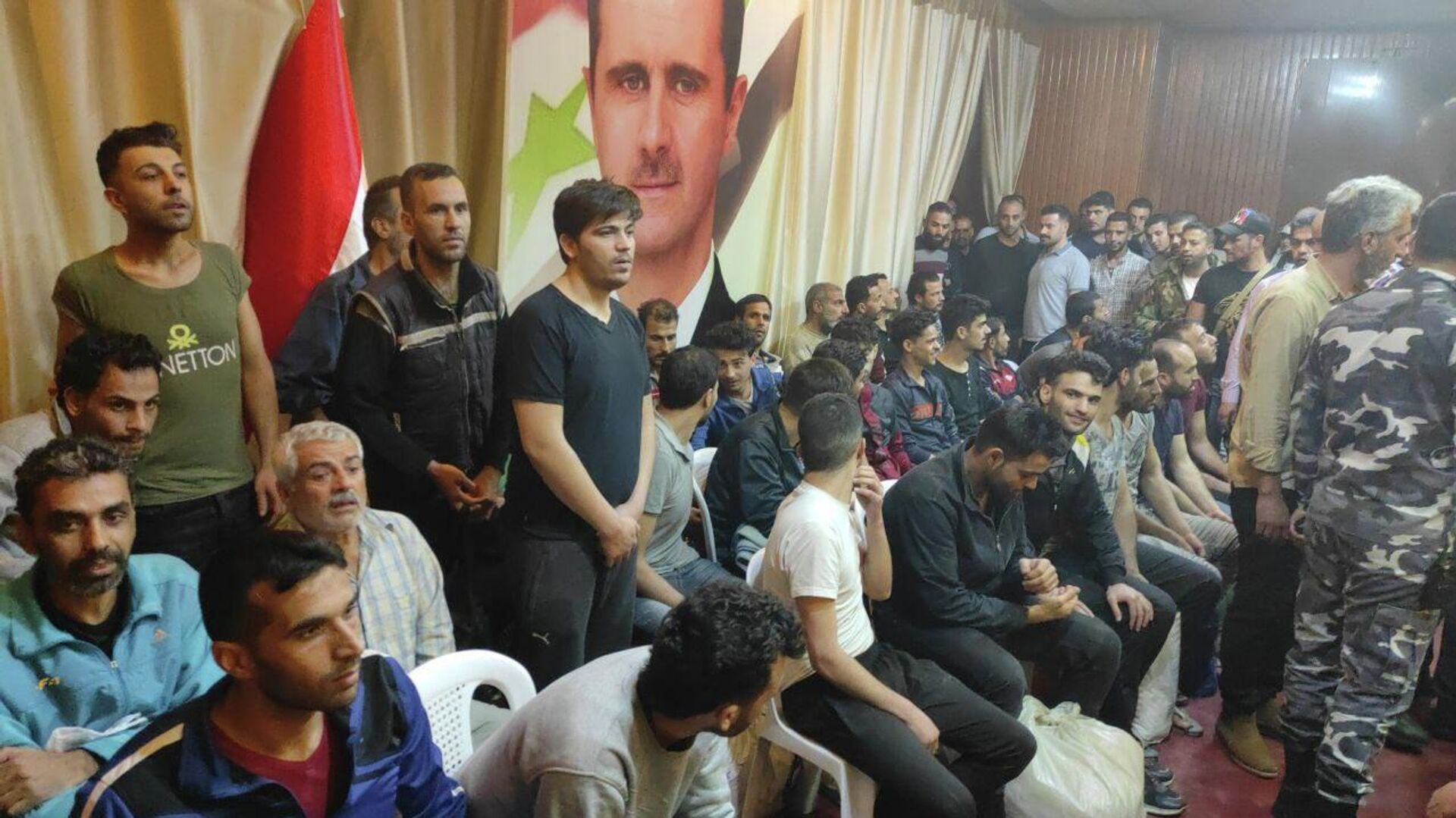 الإفراج عن عشرات الموقوفين بدرعا تنفيذا لمرسوم العفو الرئاسي عن جرائم الإرهاب الإفراج عن عشرات الموقوفين بدرعا تنفيذا لمرسوم العفو الرئاسي عن جرائم الإرهاب - سبوتنيك عربي, 1920, 05.05.2022