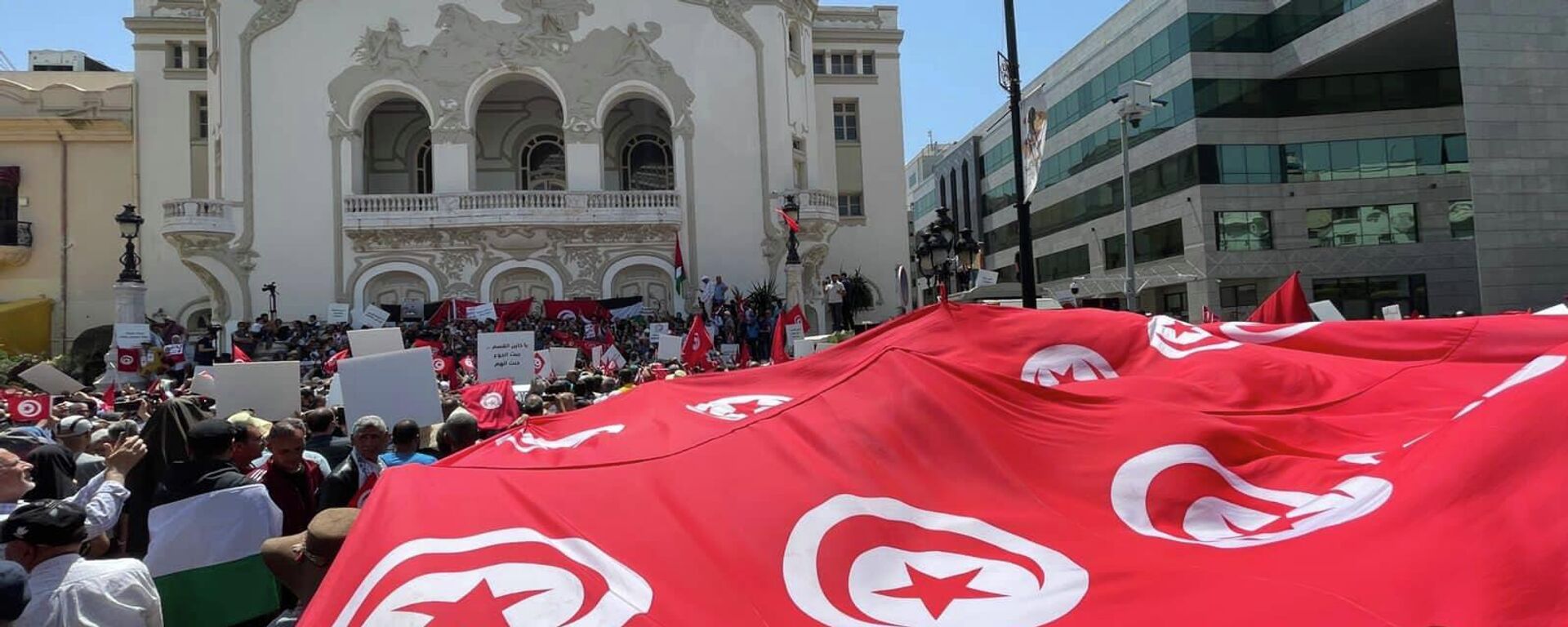 مظاهرات حزبية تطالب بالعودة إلى مسار الديمقراطية، تونس، 15 مايو/ آيار 2022 - سبوتنيك عربي, 1920, 04.06.2022
