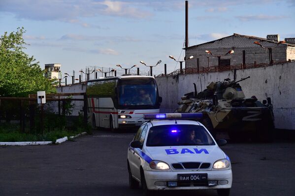 حافلة تحمل مجموعة من النازيين من ماريوبول - سبوتنيك عربي