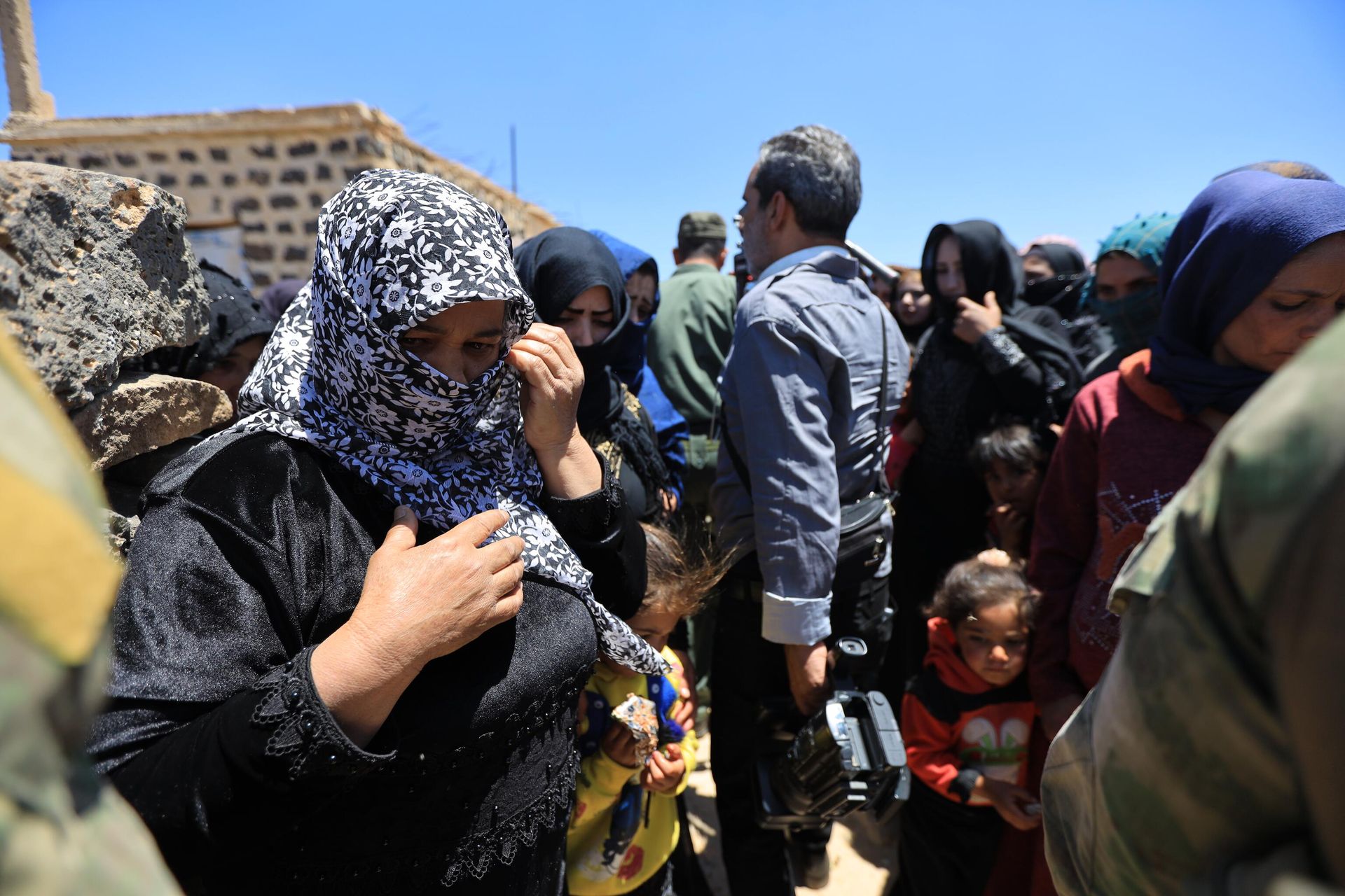 الجيش الروسي يعيد 80 عائلة مهجرة منذ 6 سنوات إلى بلدتهم الحدودية مع الأردن - سبوتنيك عربي, 1920, 18.05.2022