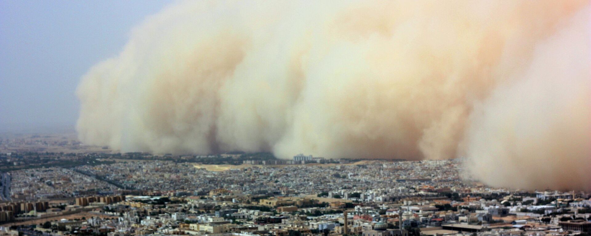 عاصفة رملية تضرب العاصمة السعودية الرياض، مارس 10 عام 2009 - سبوتنيك عربي, 1920, 01.08.2022