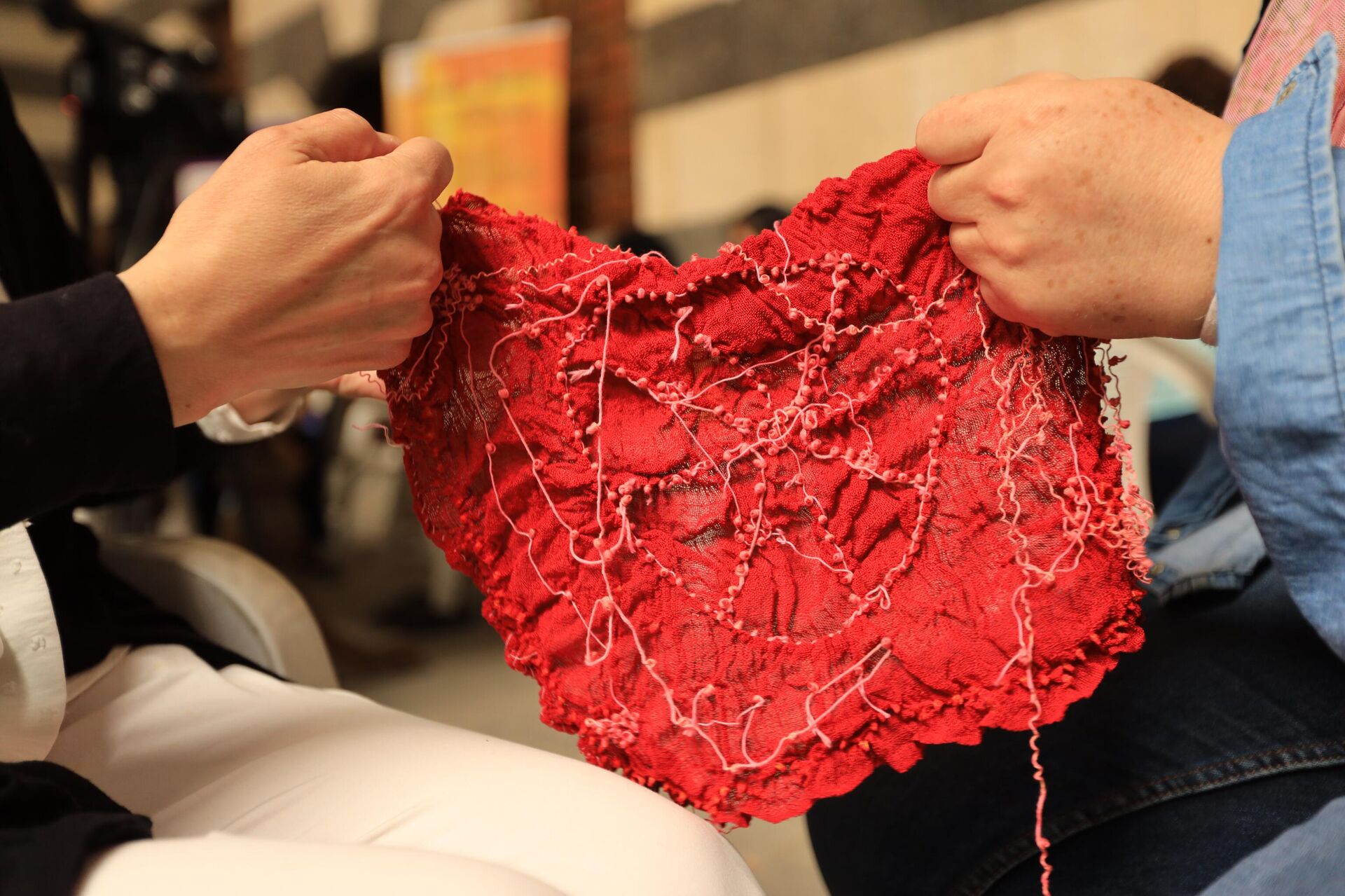 شمسة بلال آخر الأميرات.. ثمانينية سورية غازلت صر الحرير لـ 60 عاما
 - سبوتنيك عربي, 1920, 29.05.2022