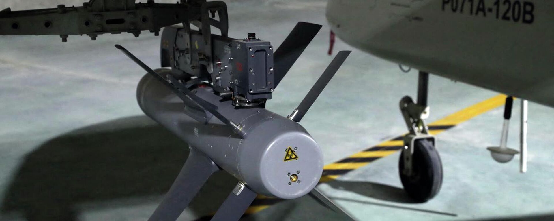 تظهر هذه الصورة المنشورة التي قدمها الجيش الإيراني في 28 مايو 2022، قاعدة طائرات بدون طيار تحت الأرض، في مكان غير معروف في إيران. تظهر هذه الصورة المنشورة التي قدمها الجيش الإيراني في 28 مايو 2022، قاعدة طائرات بدون طيار تحت الأرض، في مكان غير معروف في إيران. - سبوتنيك عربي, 1920, 25.12.2023