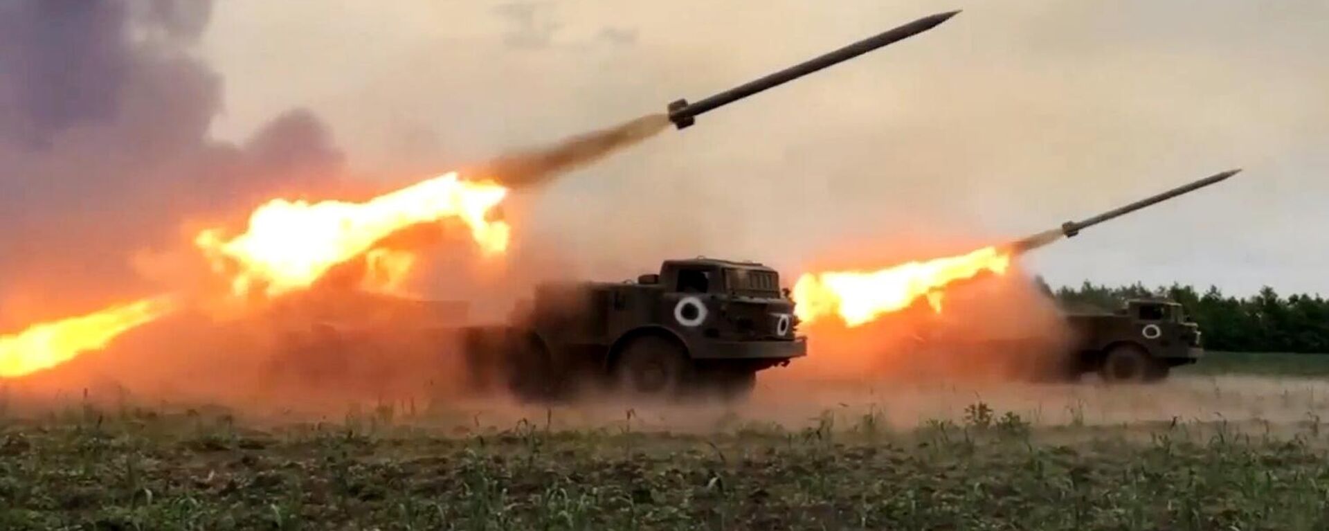 راجمات صواريخ روسية تقصف مواقع القوات الأوكرانية - سبوتنيك عربي, 1920, 04.01.2024