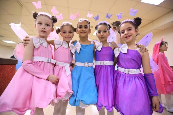 الباليه الروسي يزين مسرح الحمراء في دمشق بمناسبة يوم الطفل، سوريا - سبوتنيك عربي