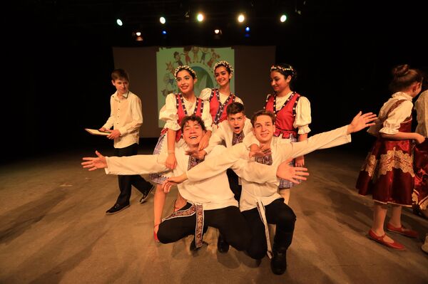 الباليه الروسي يزين مسرح الحمراء في دمشق بمناسبة يوم الطفل، سوريا - سبوتنيك عربي