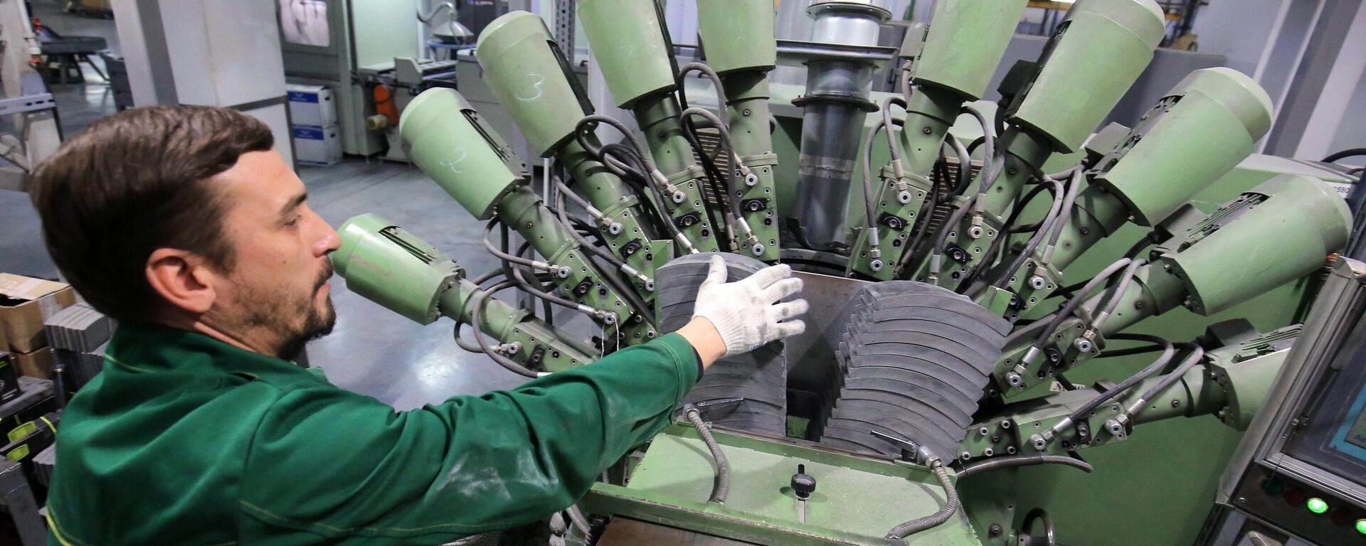 إنتاج قطع غيار السيارات في مقاطهة فولغوغراد - سبوتنيك عربي, 1920, 02.04.2026