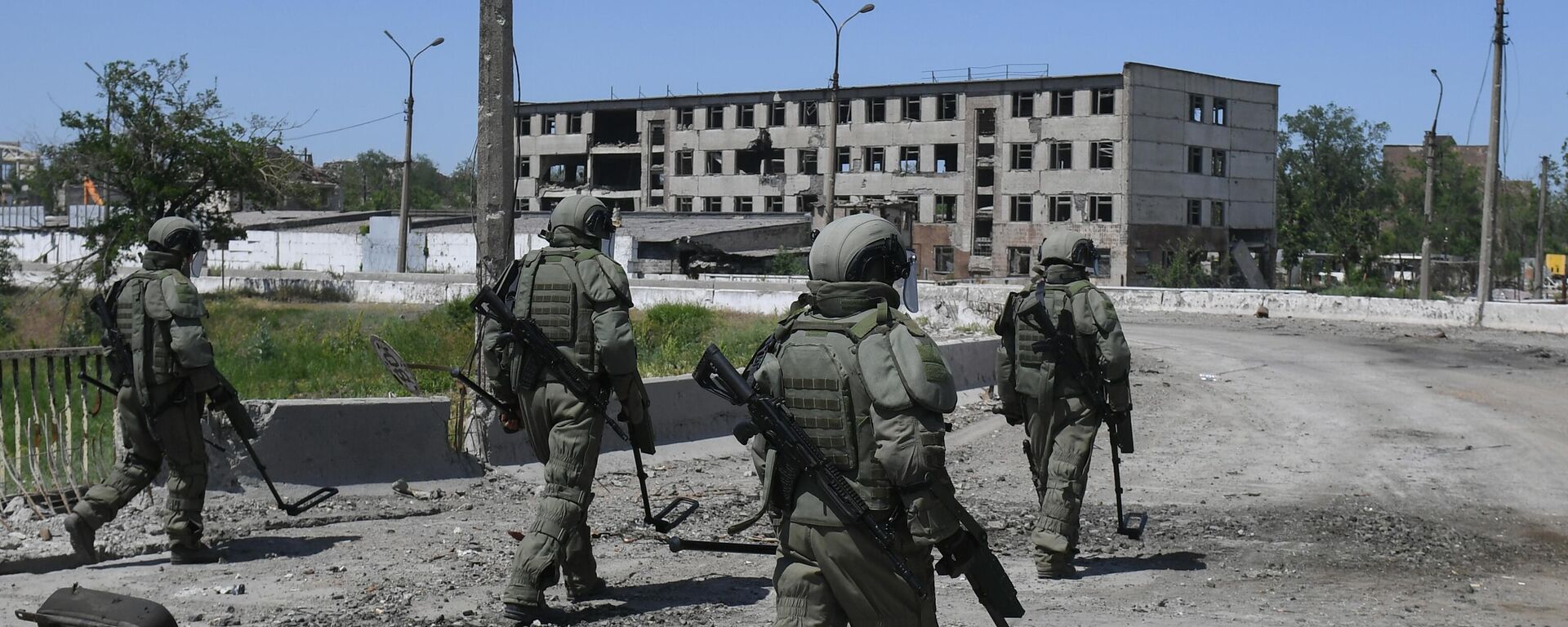 قوات الجيش الروسي تقوم بتفكيك وإزالة ألغام القوات المسلحة الأوكرانية في آزوفستال، ماريوبول - سبوتنيك عربي, 1920, 29.01.2023