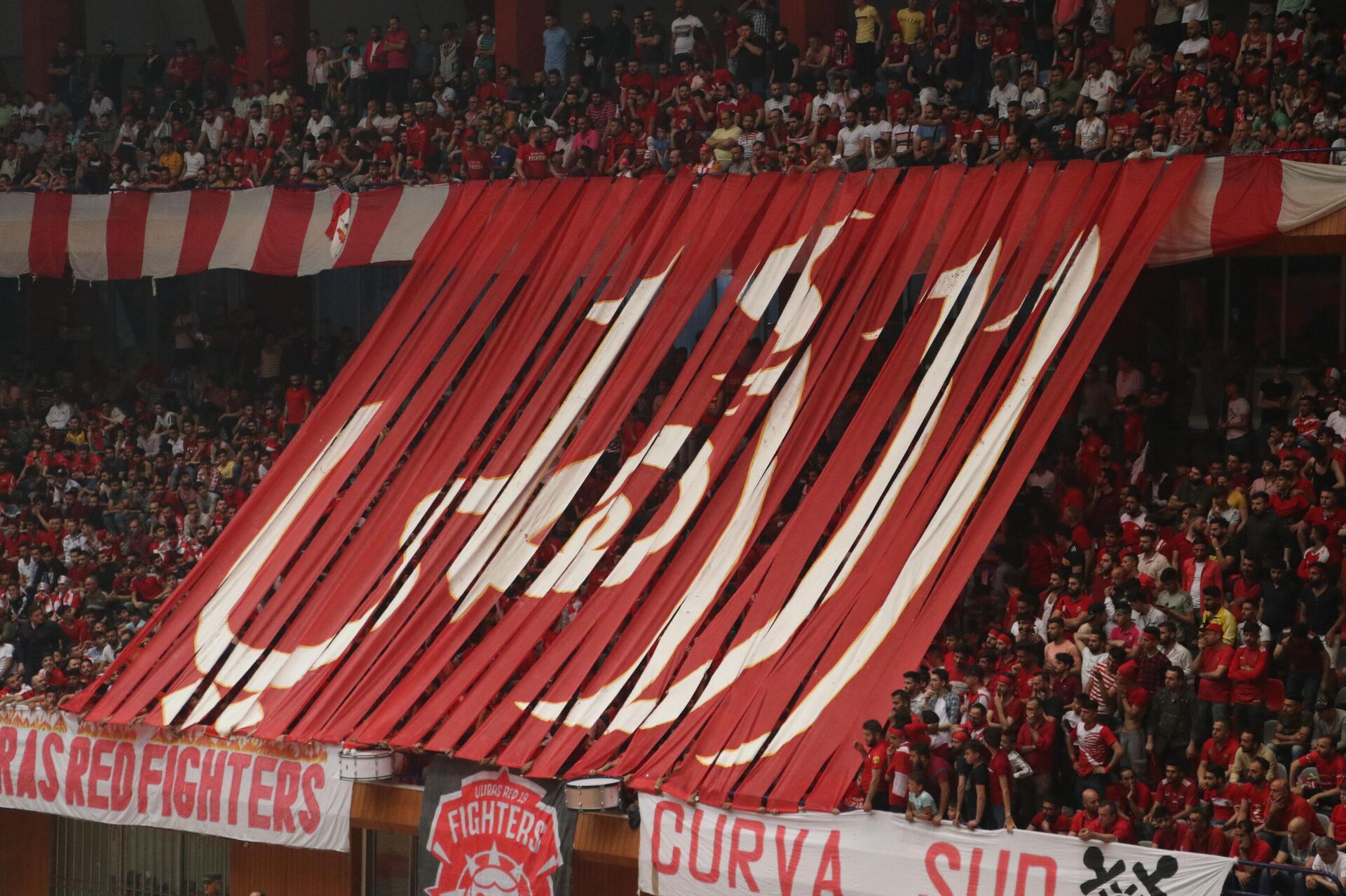 رئيس اتحاد (كرة السلة) مبررا شغب الملاعب: السوريون ينفسون عن غضبهم في المدرجات رئيس اتحاد (كرة السلة) مبررا شغب الملاعب: السوريون ينفسون عن غضبهم في المدرجات - سبوتنيك عربي, 1920, 07.06.2022