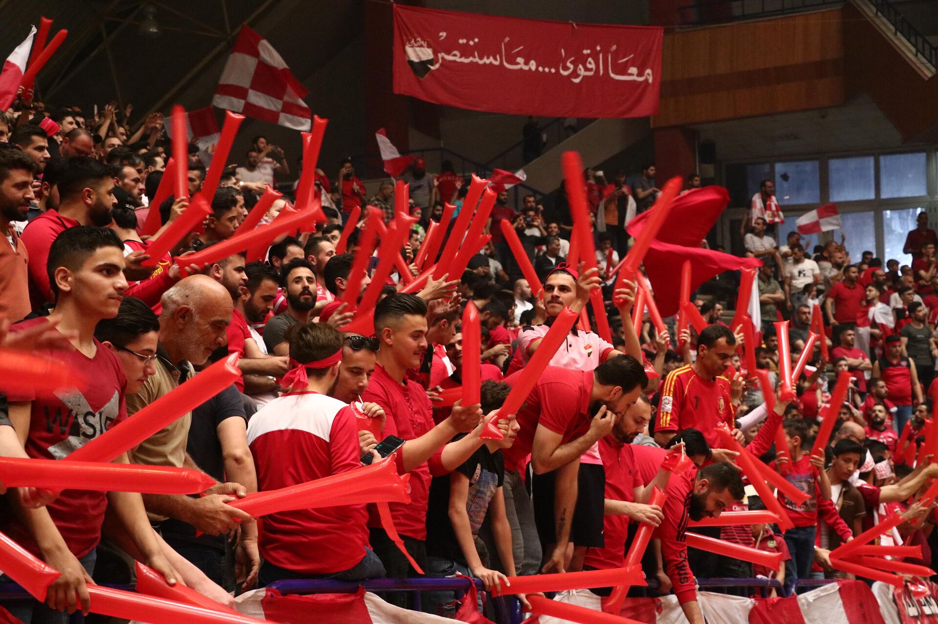 رئيس اتحاد (كرة السلة) مبررا شغب الملاعب: السوريون ينفسون عن غضبهم في المدرجات رئيس اتحاد (كرة السلة) مبررا شغب الملاعب: السوريون ينفسون عن غضبهم في المدرجات - سبوتنيك عربي, 1920, 07.06.2022