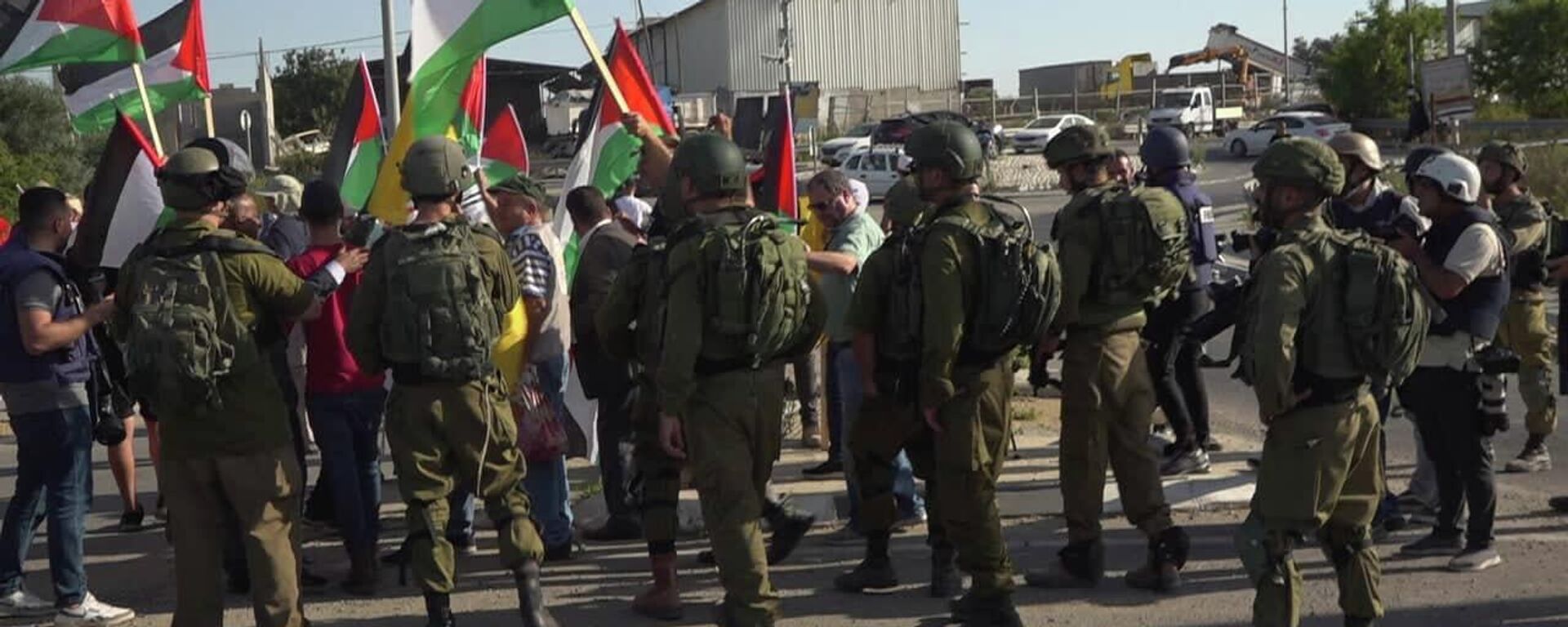الجيش الإسرائيلي يقمع فعالية شعبية لرفع العلم الفلسطيني شمال الضفة الغربية  - سبوتنيك عربي, 1920, 18.07.2023
