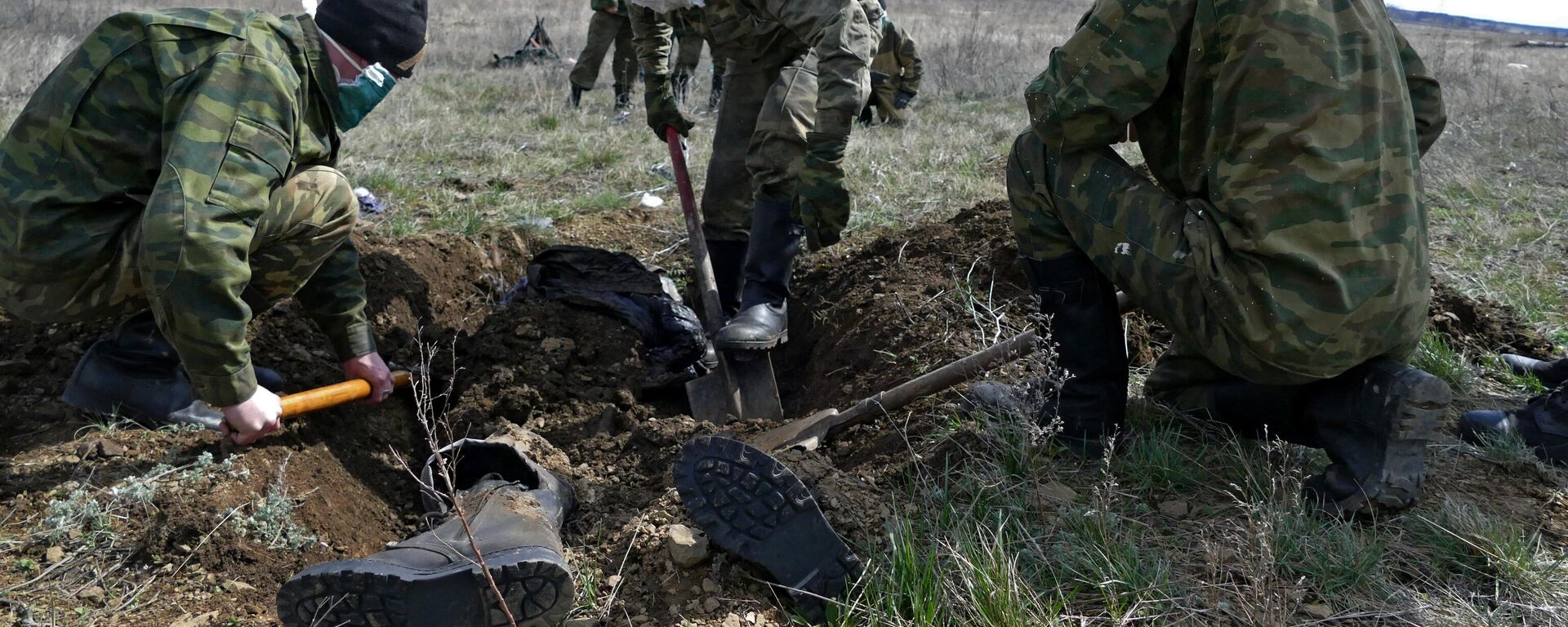العثور على مقبرة جماعية لجنود الجيش الأوكراني قرب بلدة ديبالتسيفو - سبوتنيك عربي, 1920, 05.07.2022