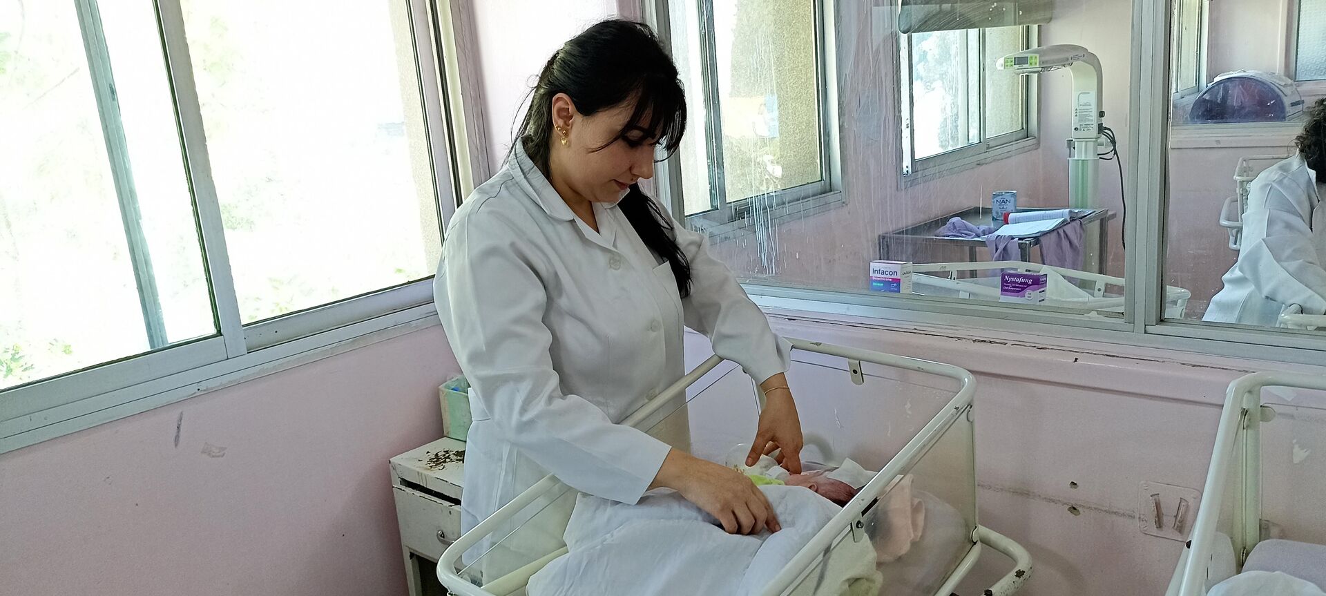 برلمانيون روس ينقلون تقنيات طبية عالية من أطفال روسيا إلى مشفى الأطفال بدمشق - سبوتنيك عربي, 1920, 15.06.2022